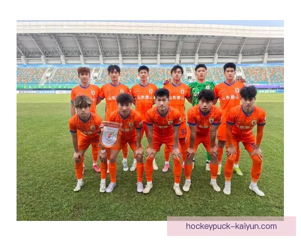 足球杯赛赛程临近，各队备战状态持续提升期待表现。