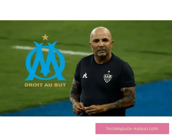 桑保利执教风格备受关注，展现出独特的战术理念与球队管理能力