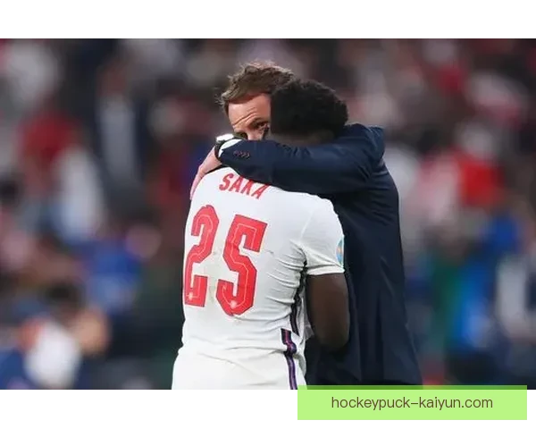 英格兰队在近期比赛中对 Saka 的依赖显著，状态持续回暖引发关注。